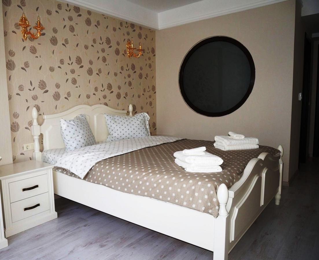 Romantic Boutique Focsani Exterior photo